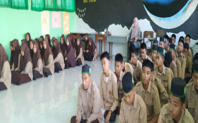 PENERIMAAN RAPOR KELAS X DAN XI MAS DDI PATTOJO TAHUN AJARAN 2024/2025